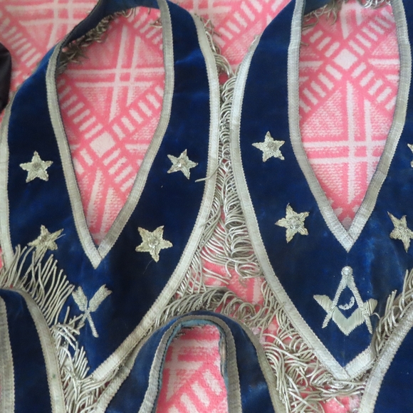 Antique Masonic Collar MFG By C.E. Ward Co. New London Ohio lot of 11 30s 40s - Picture 7 of 11